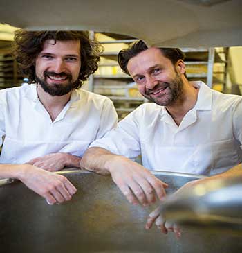 Restaurateur satisfait de son SEO